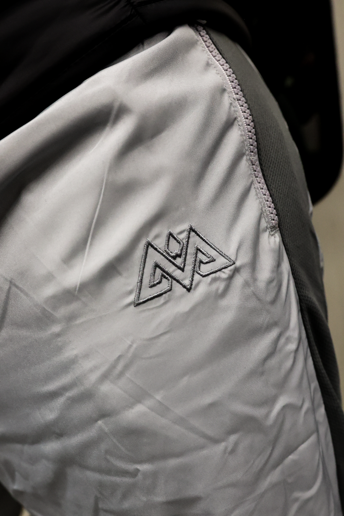 TRACKPANTS GRAU