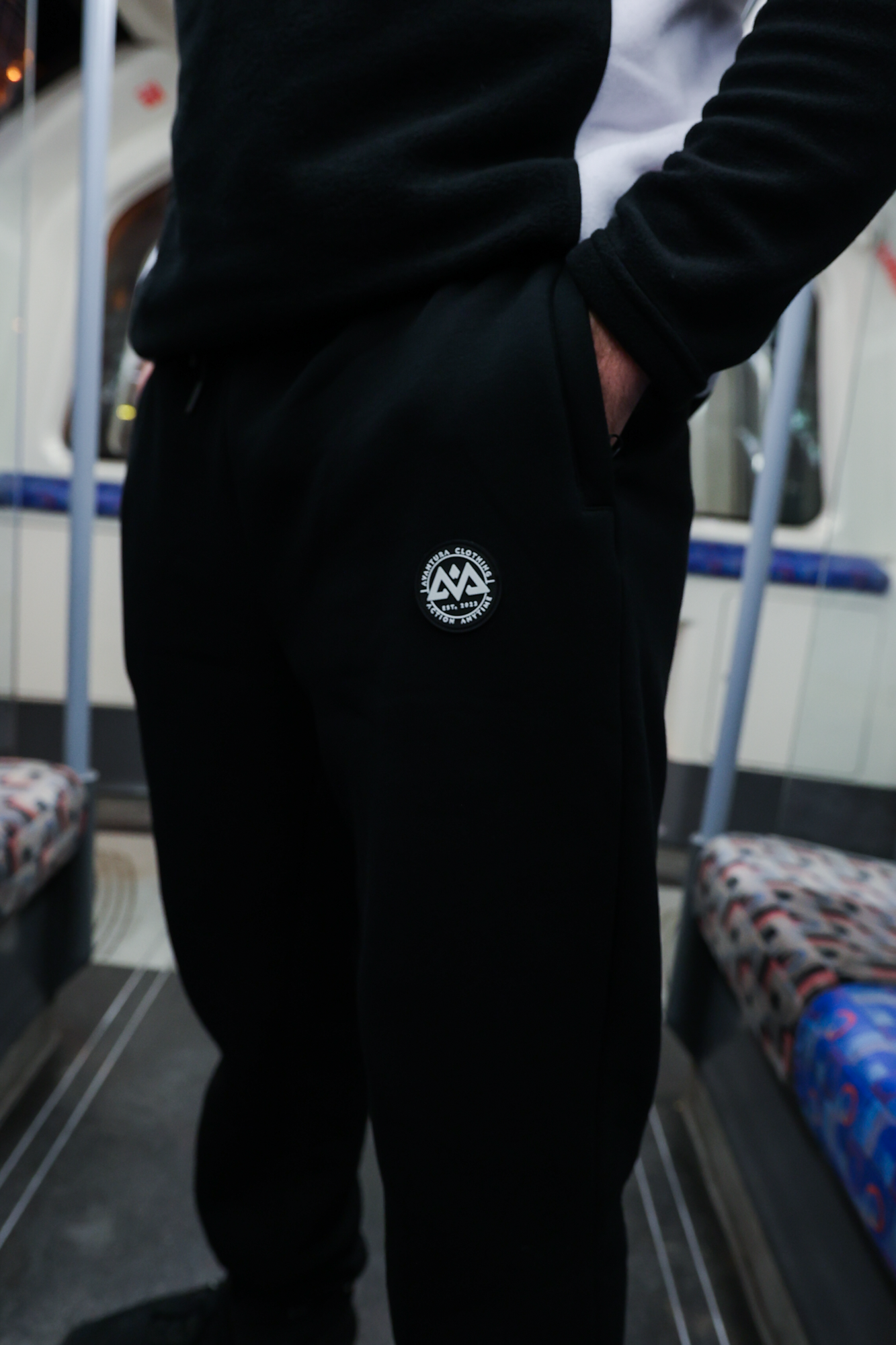 KEEP IT SIMPLE JOGGER SCHWARZ