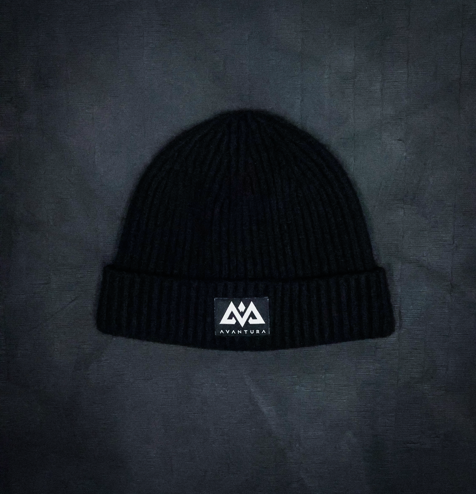 BEANIE AVANTURA SCHWARZ PATCH LOGO