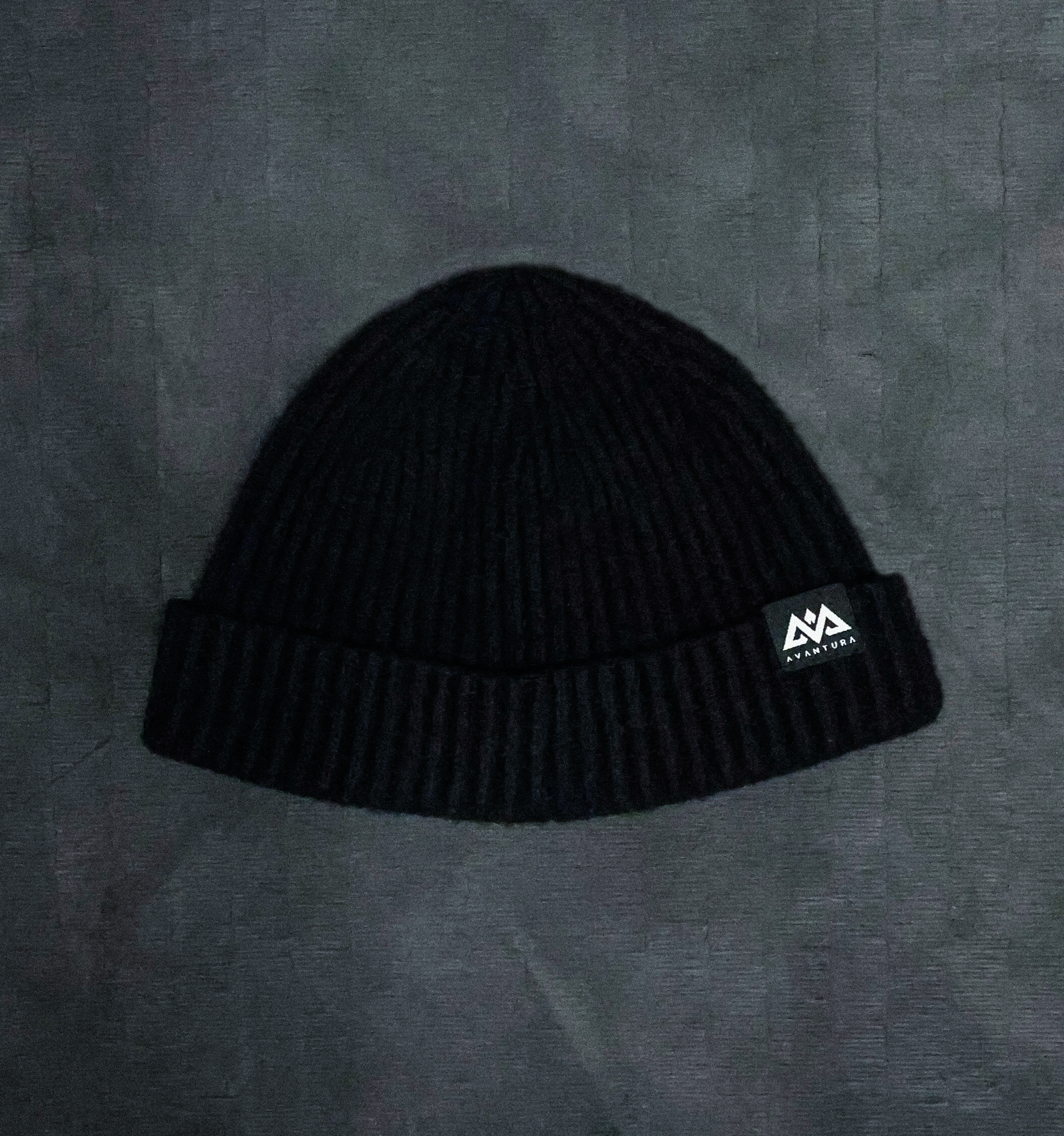 BEANIE AVANTURA SCHWARZ SMALL LOGO