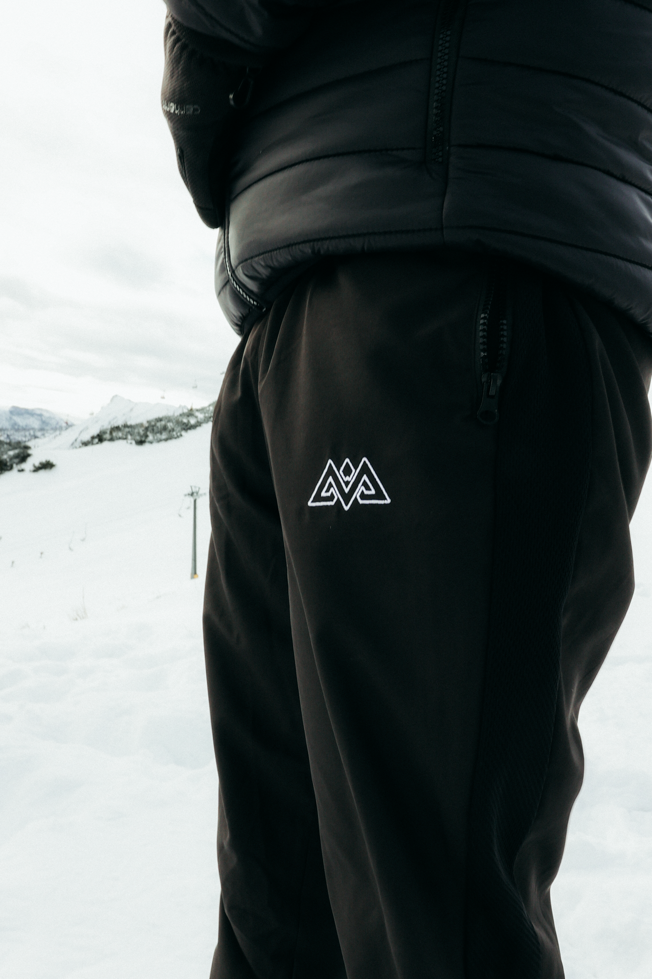 ALL BLACK RIOT TRACKSUIT SCHWARZ