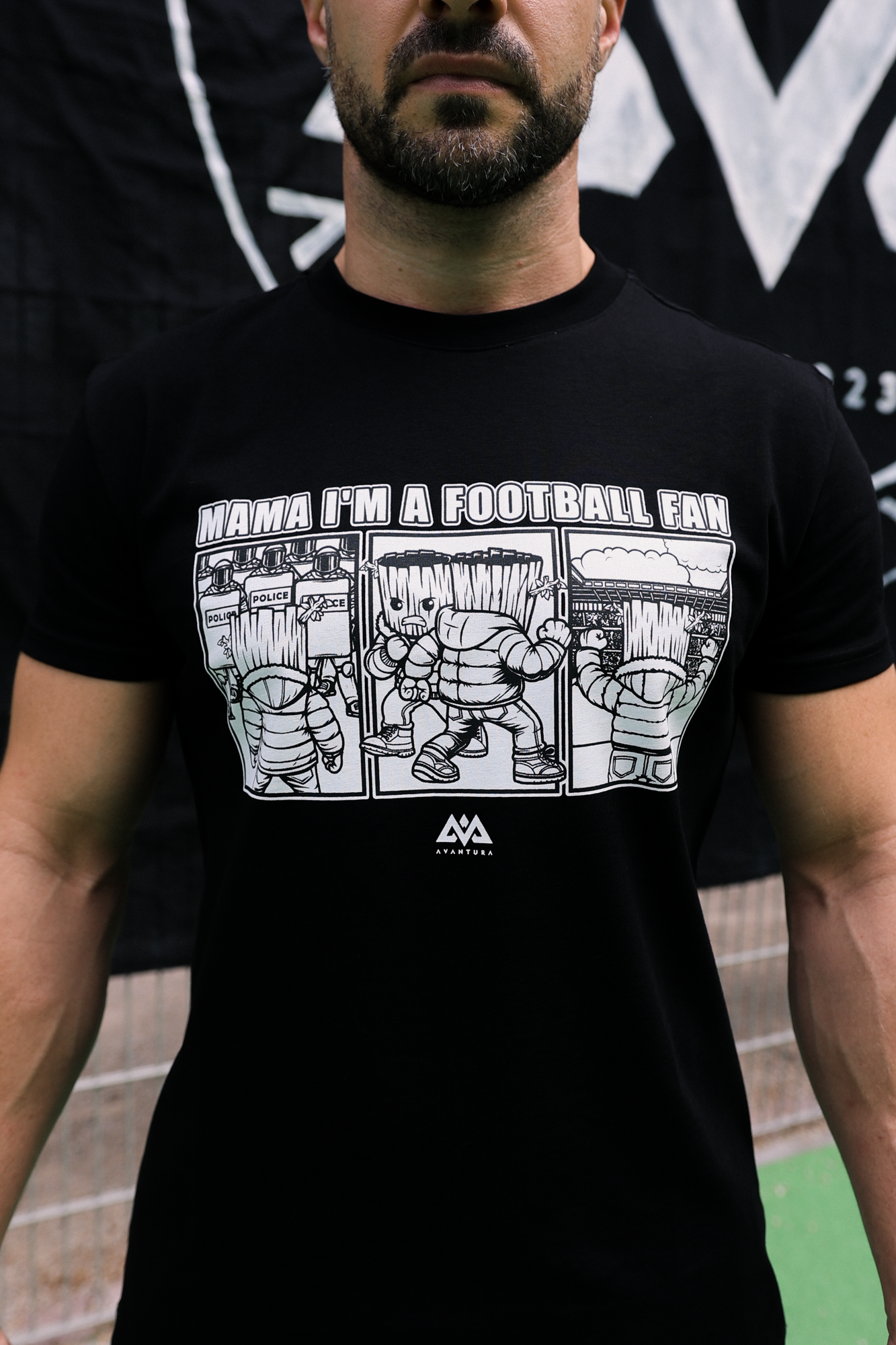 LIVE IS AN AVANTURA T-SHIRT BLACK