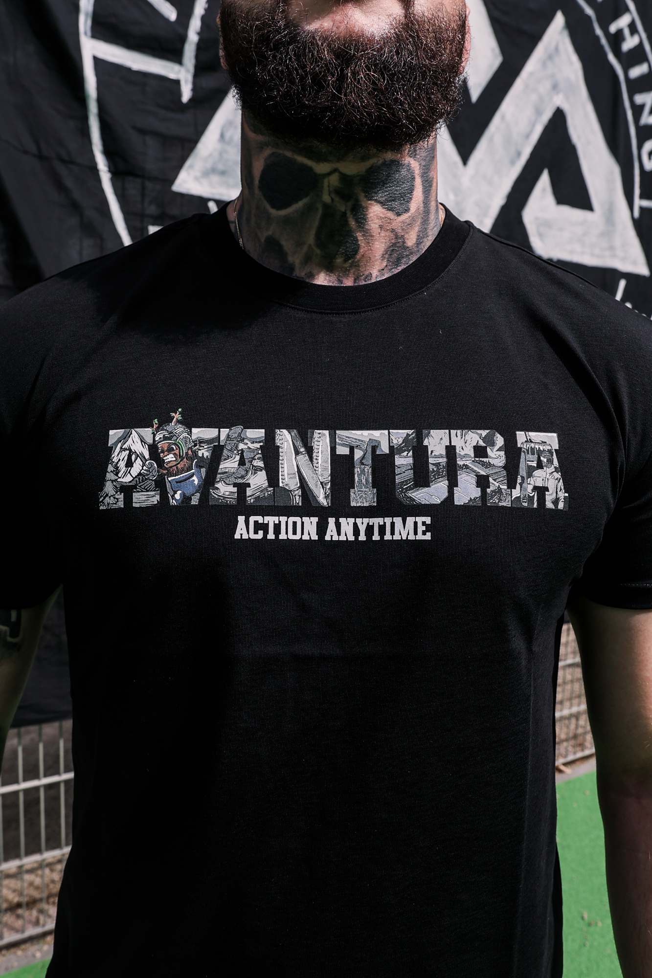 FILLED LETTERS T-SHIRT SCHWARZ