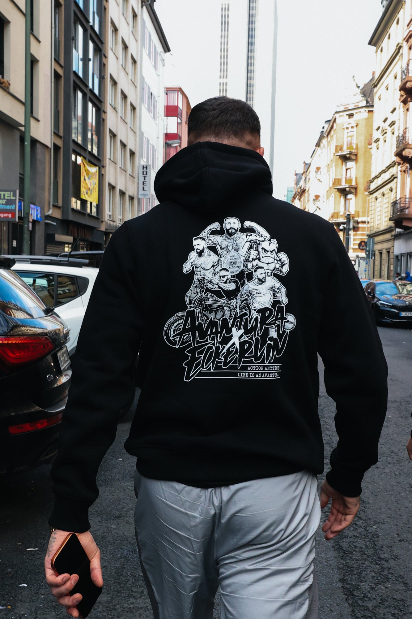 AVANTURA X ECKERLIN HOODIE 2.0 SCHWARZ