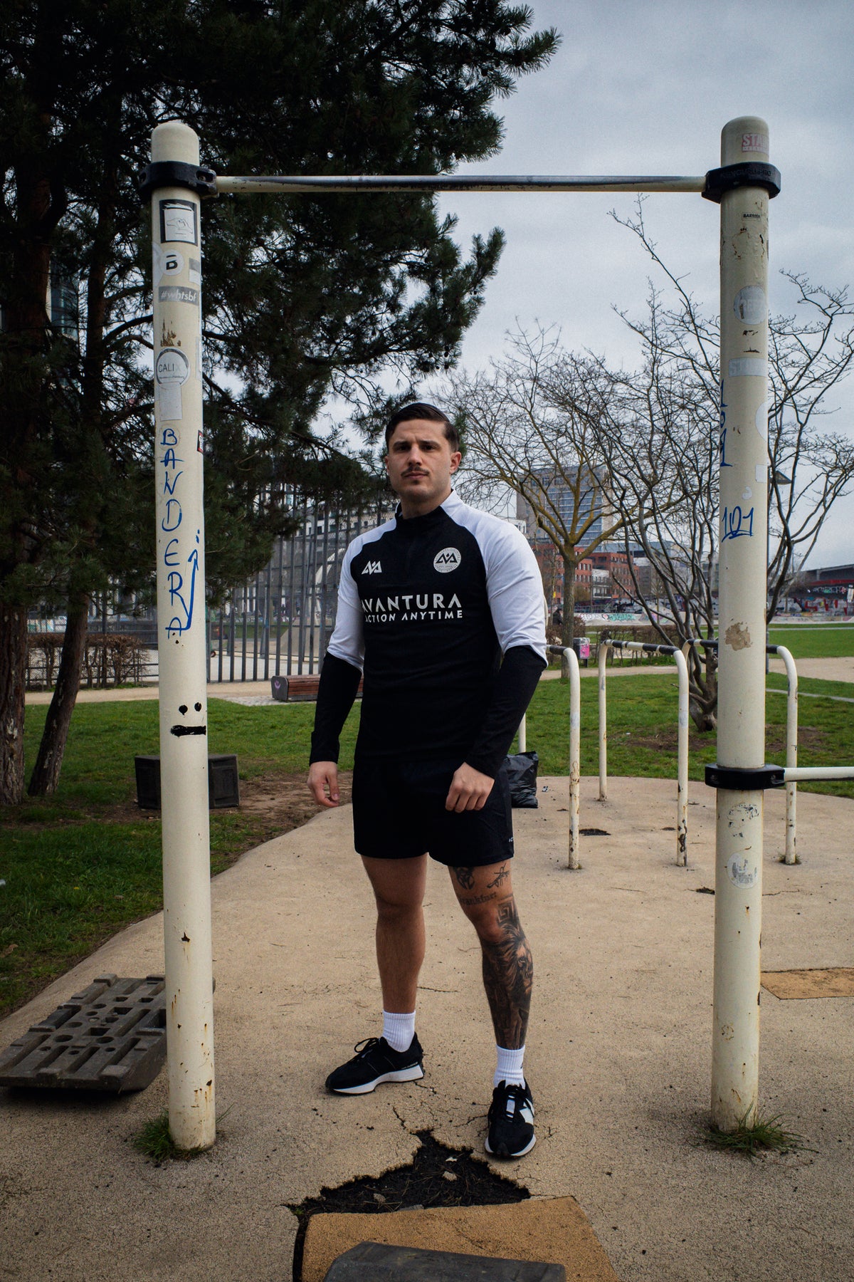 ACTIVE HALFZIP SCHWARZ/WEISS