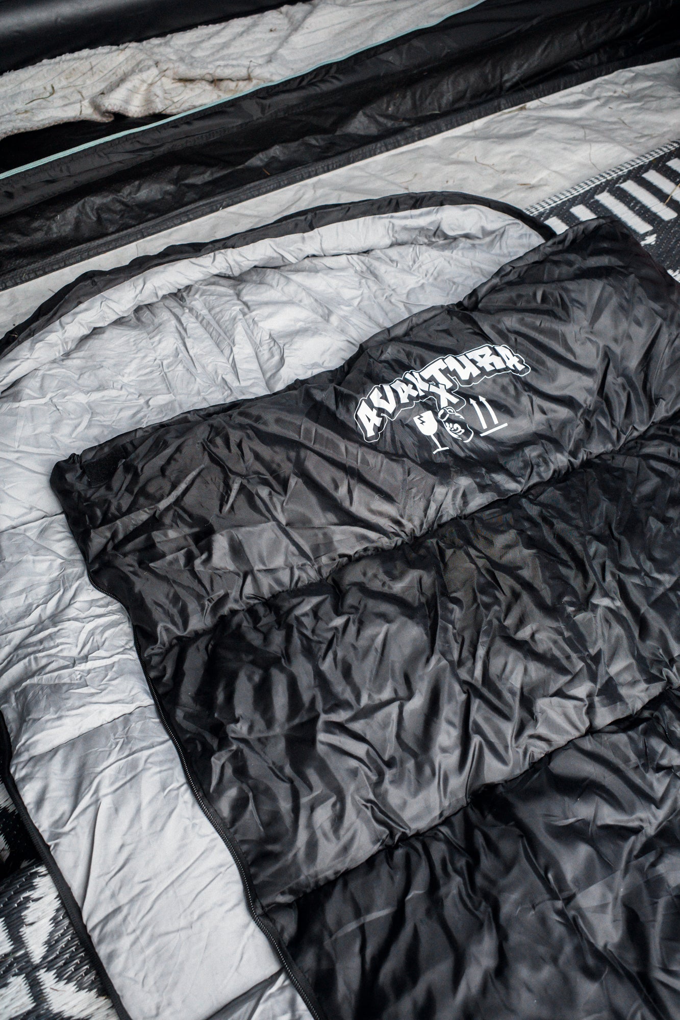AVANTURA X BEMBEL SLEEPING BAG SCHWARZ