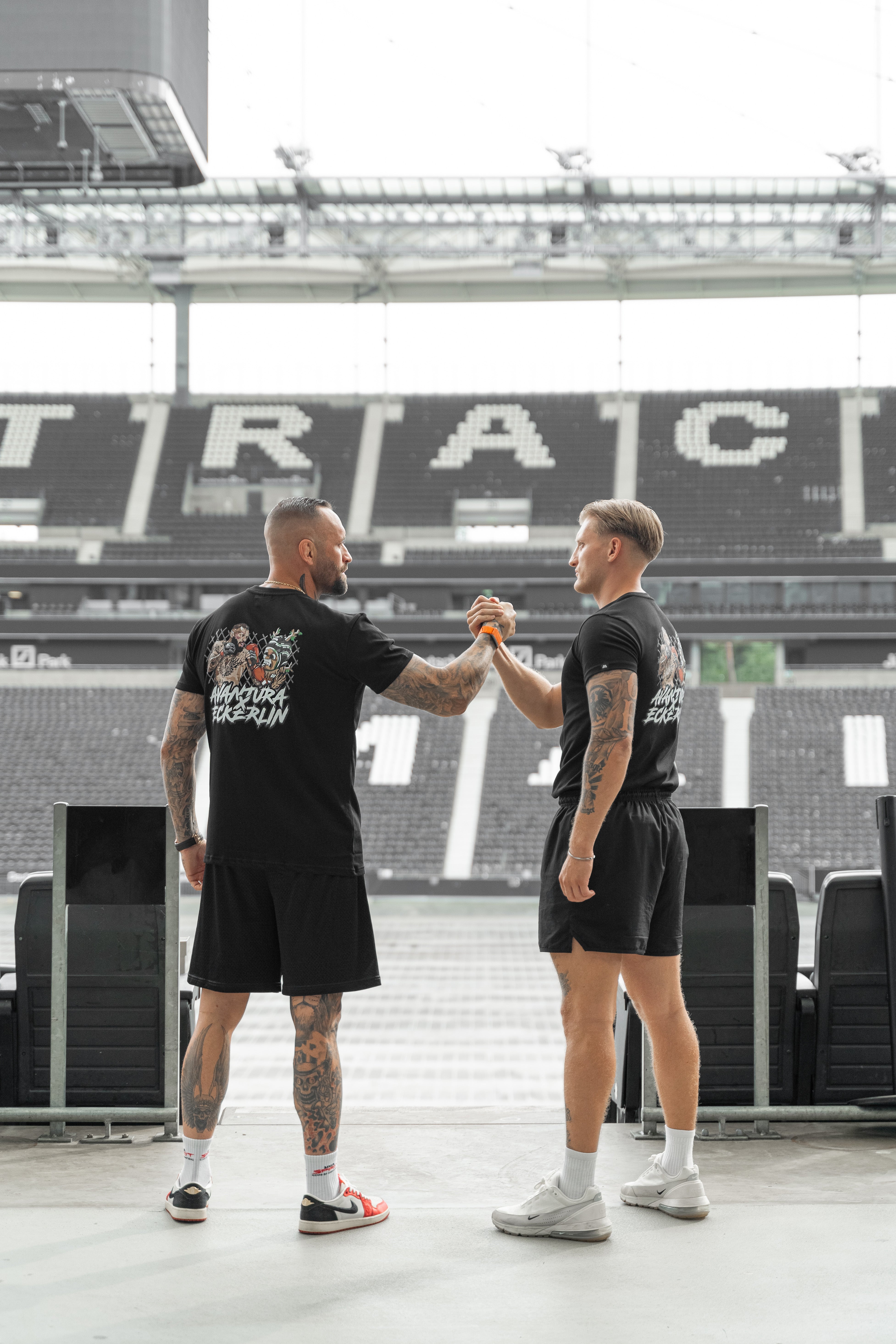 AVANTURA X ECKERLIN T-SHIRT SCHWARZ