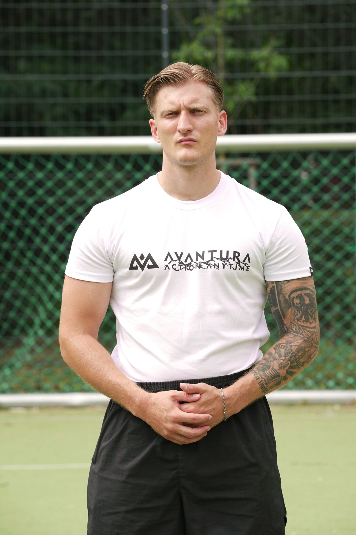 White Avantura mountain logo T-shirt with centered chest print