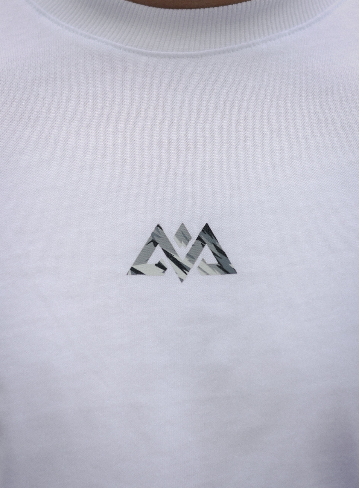 White T-shirt ribbed collar and mountain logo chest detail