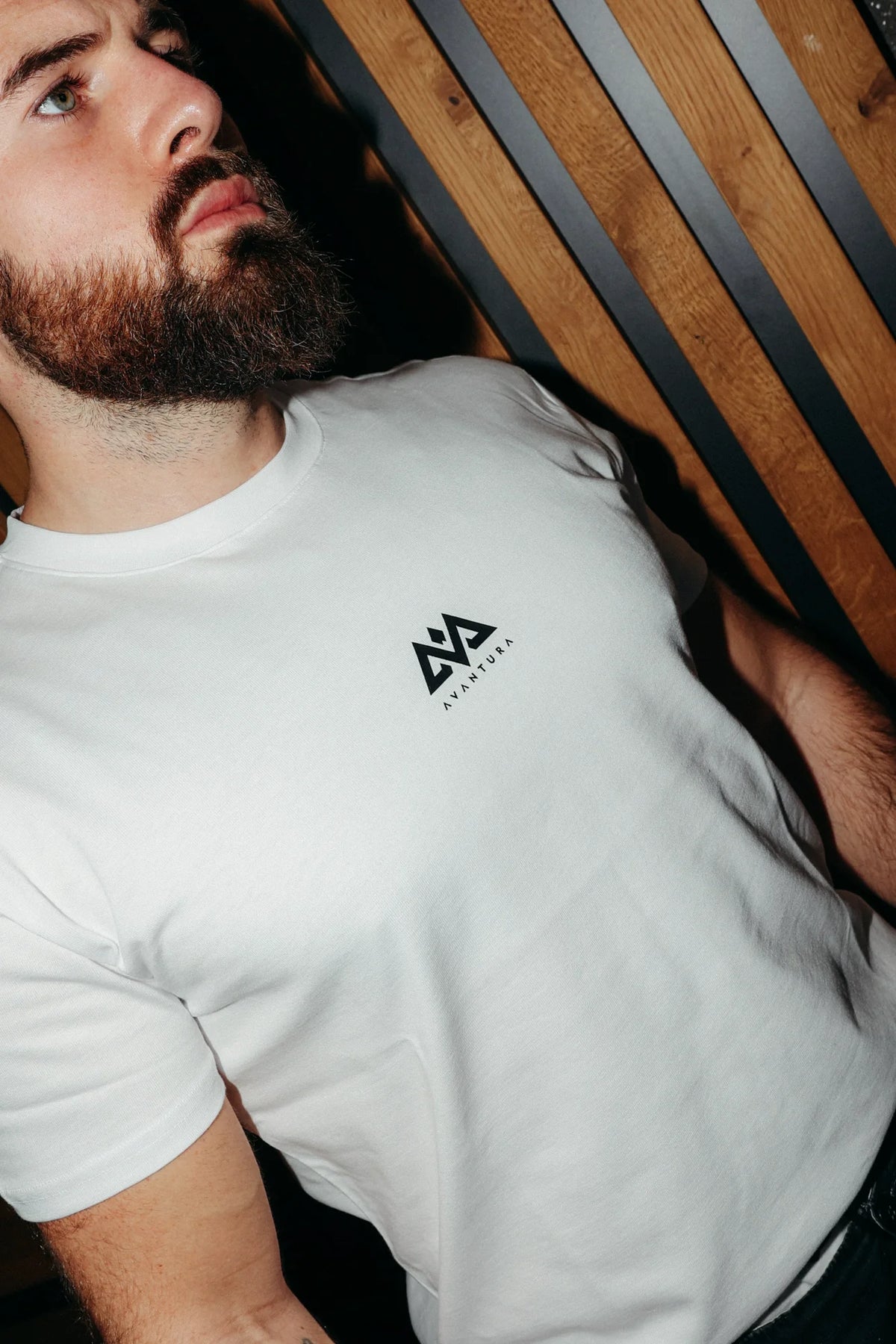 White Avantura T-shirt with small chest logo detail
