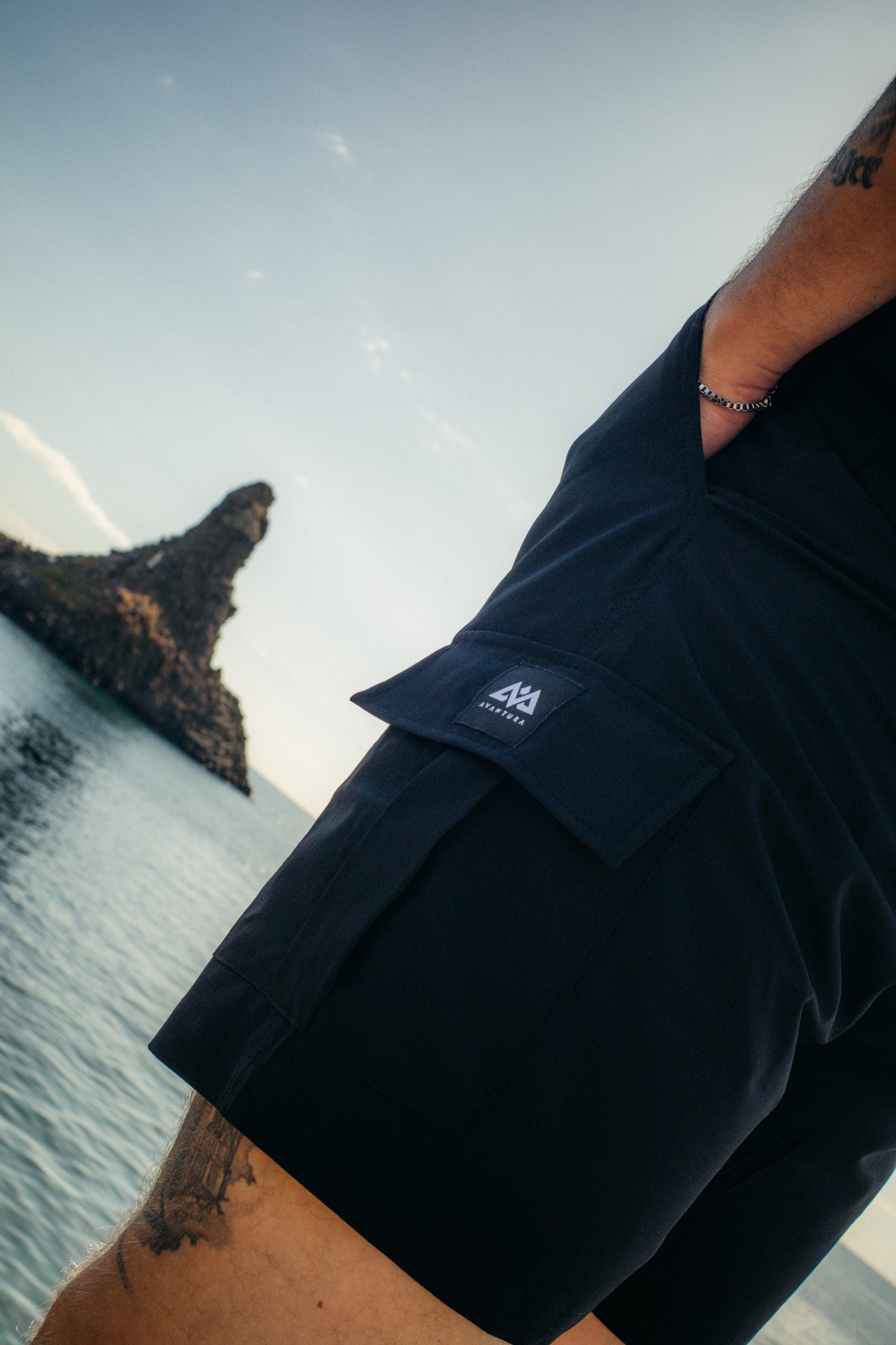 SHORT CARGO PANTS SCHWARZ