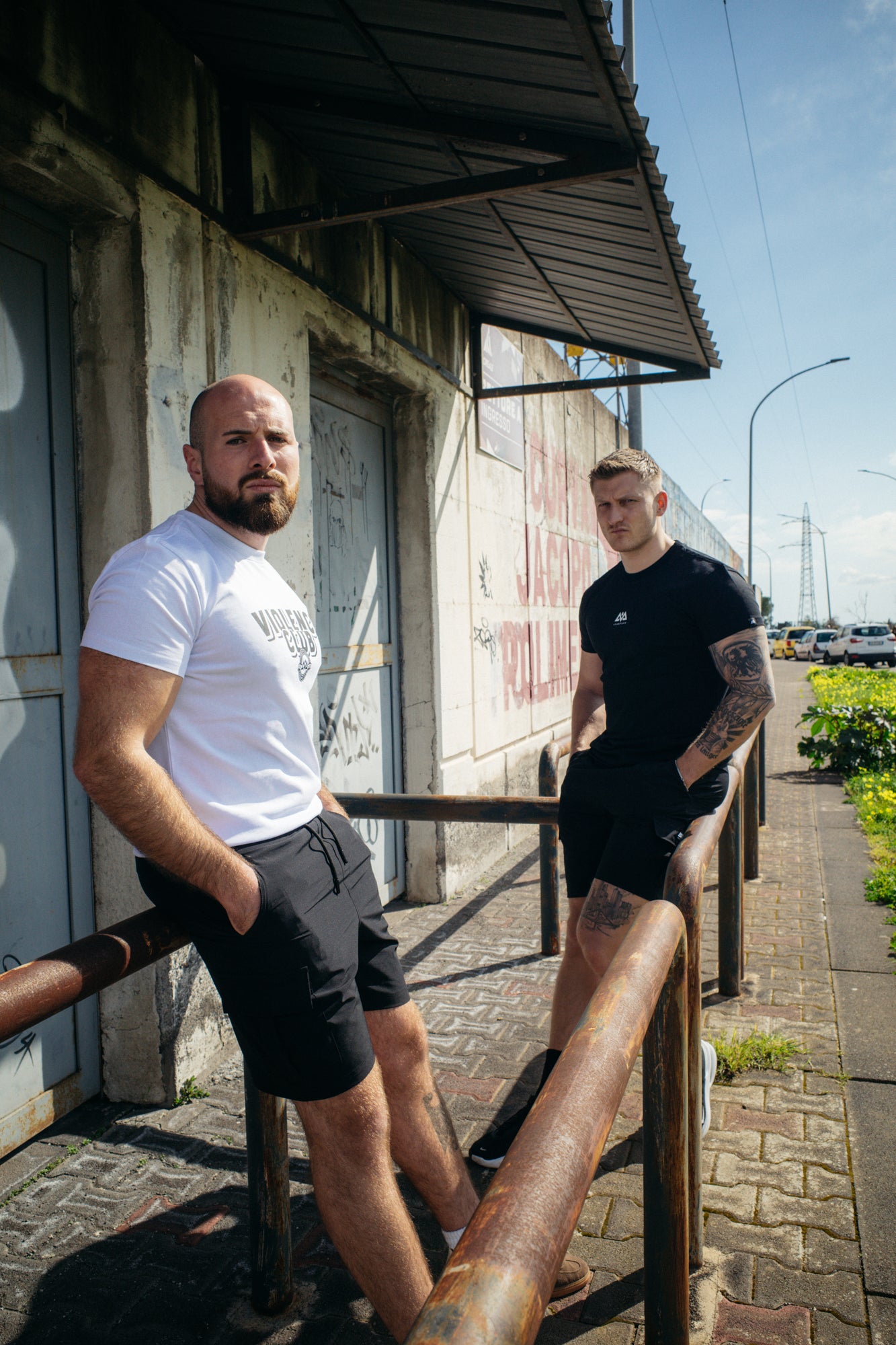 SHORT CARGO PANTS SCHWARZ