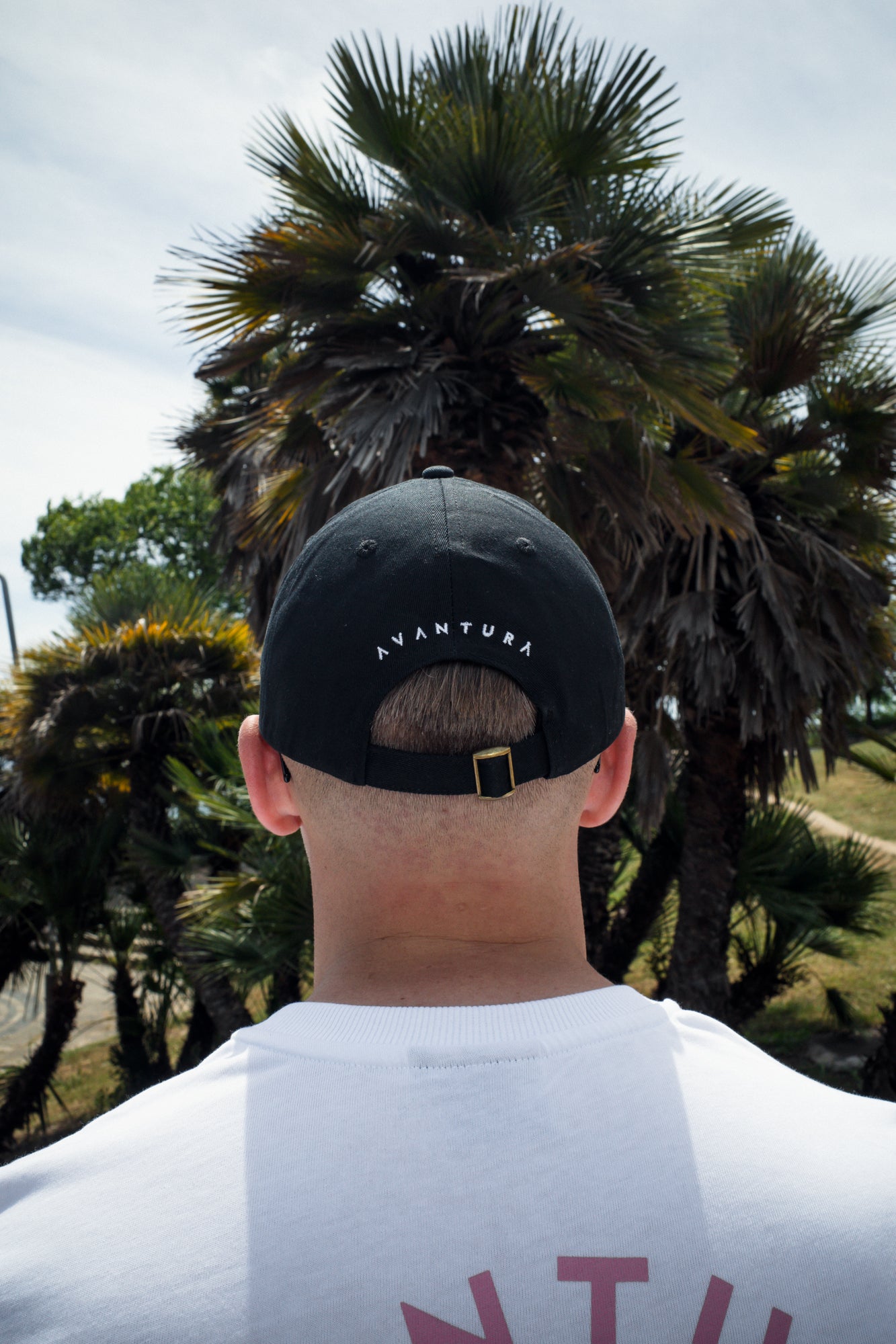 CAP AVA LOGO SCHWARZ