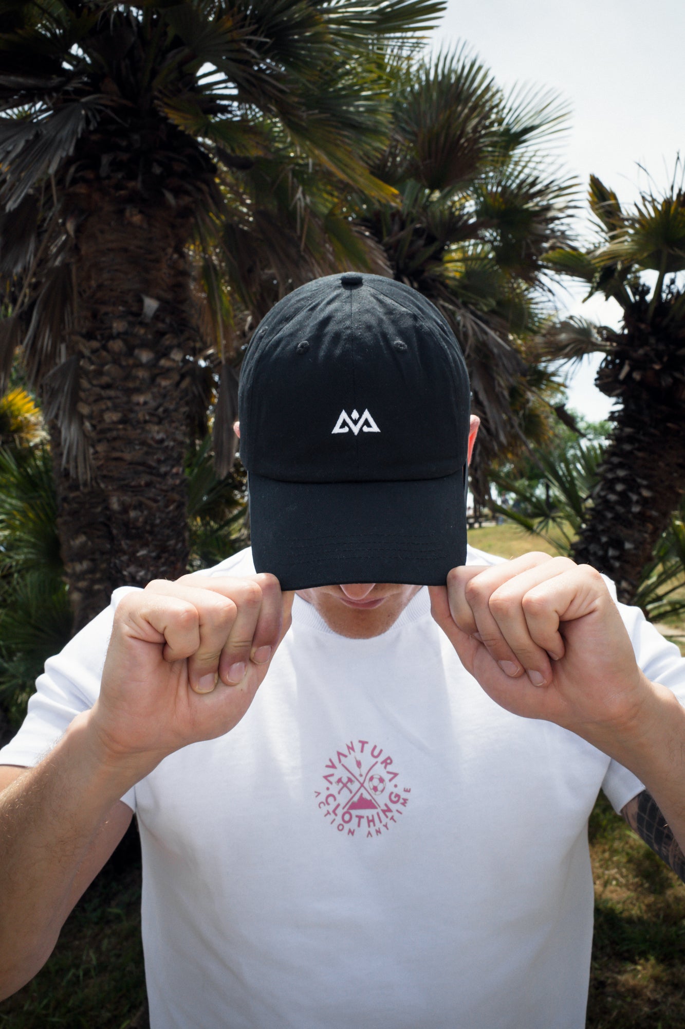 CAP AVA LOGO SCHWARZ
