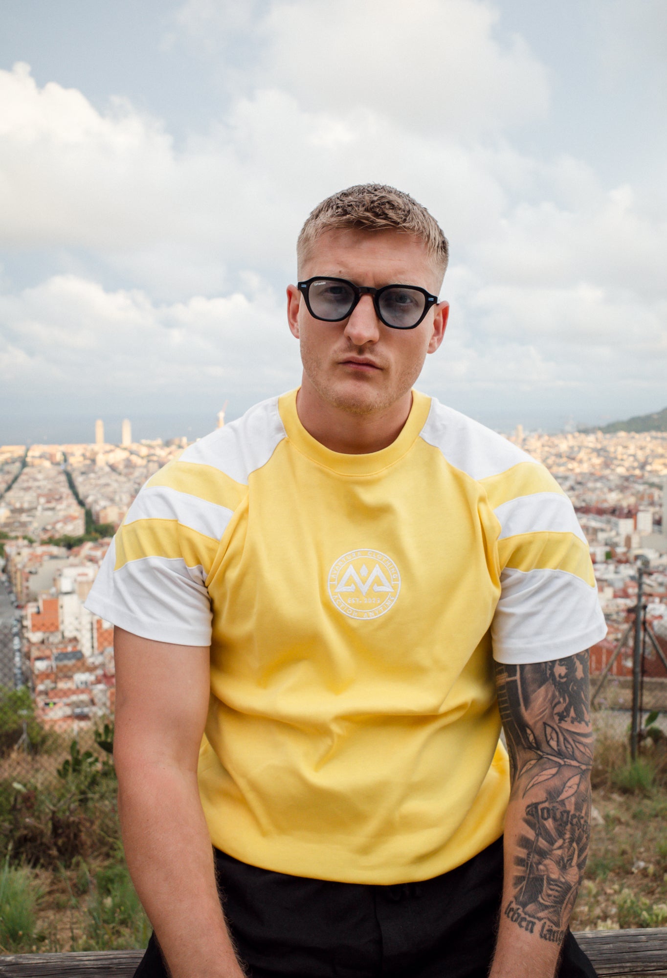 STRIPES LOGO T-SHIRT GELB