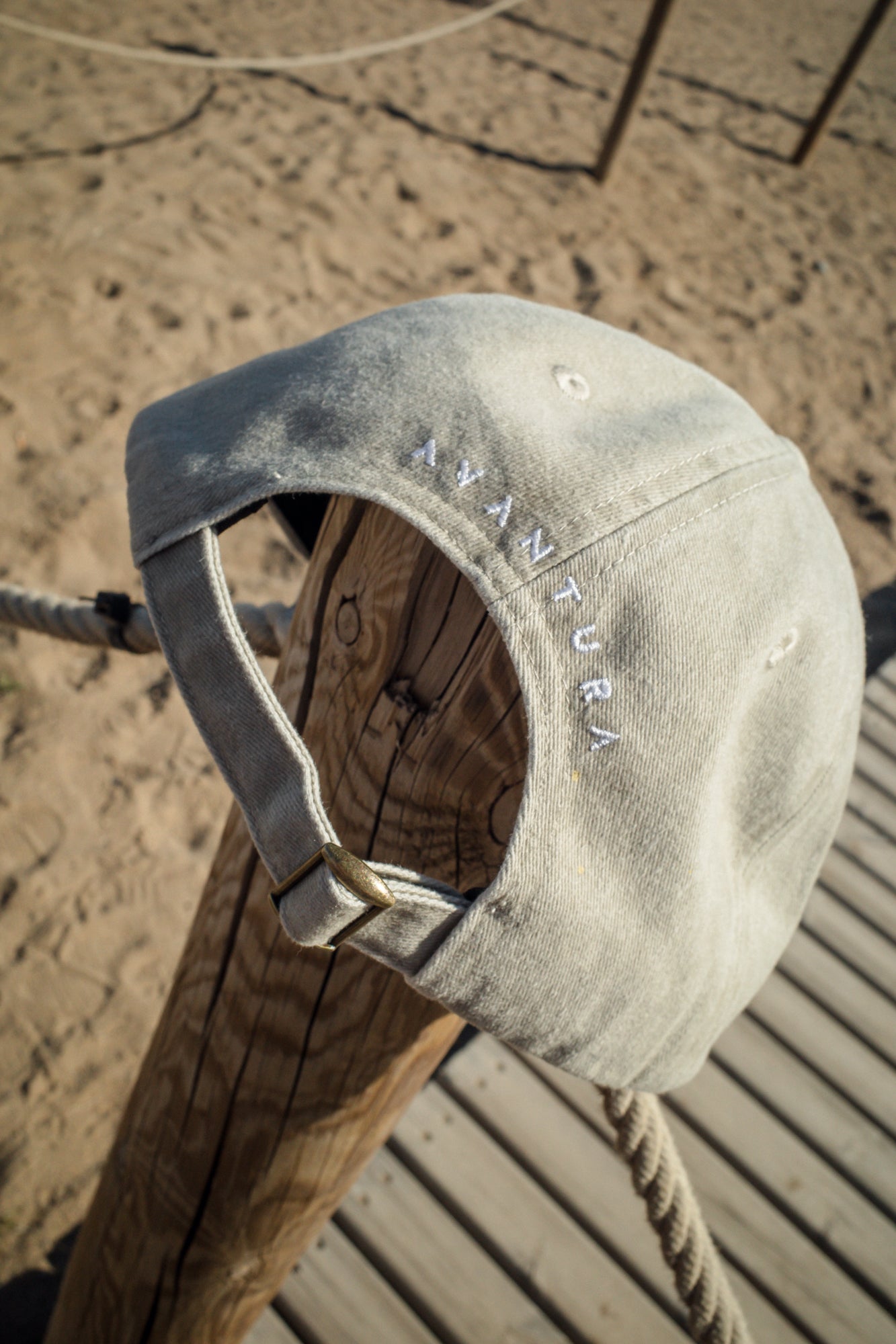 CAP AVA LOGO WASHED BEIGE
