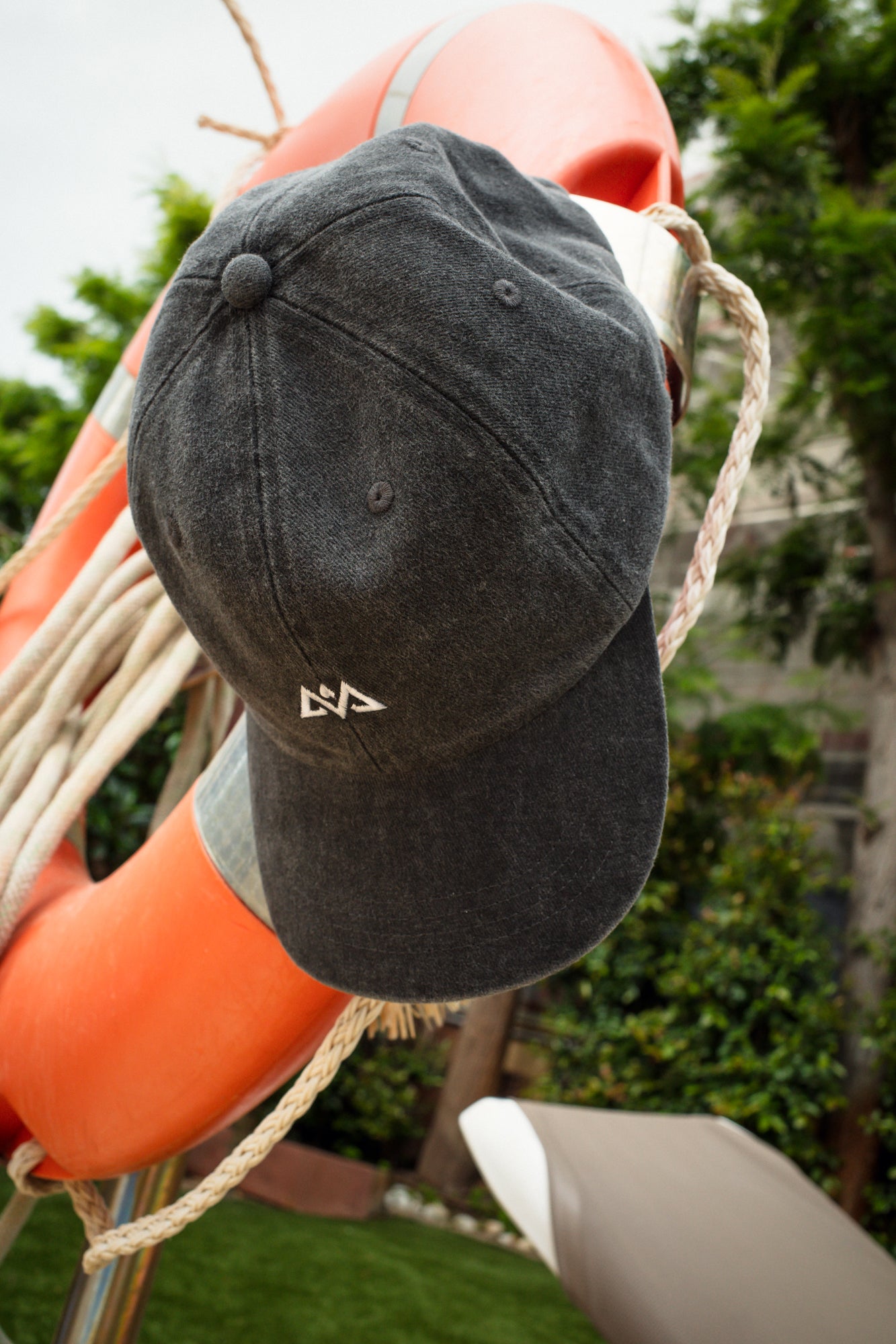 CAP AVA LOGO WASHED GRAU