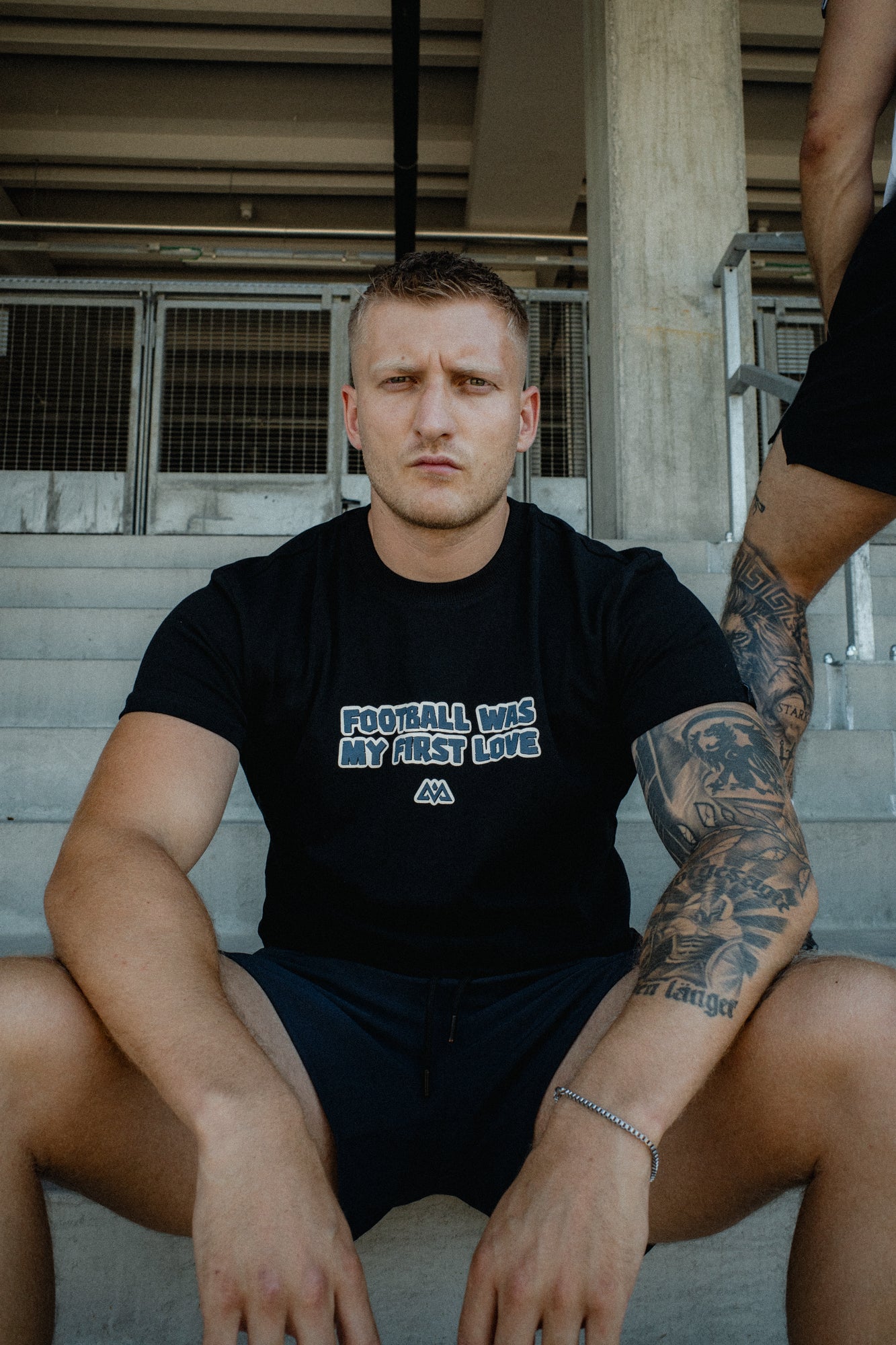 FIRST LOVE T-SHIRT SCHWARZ