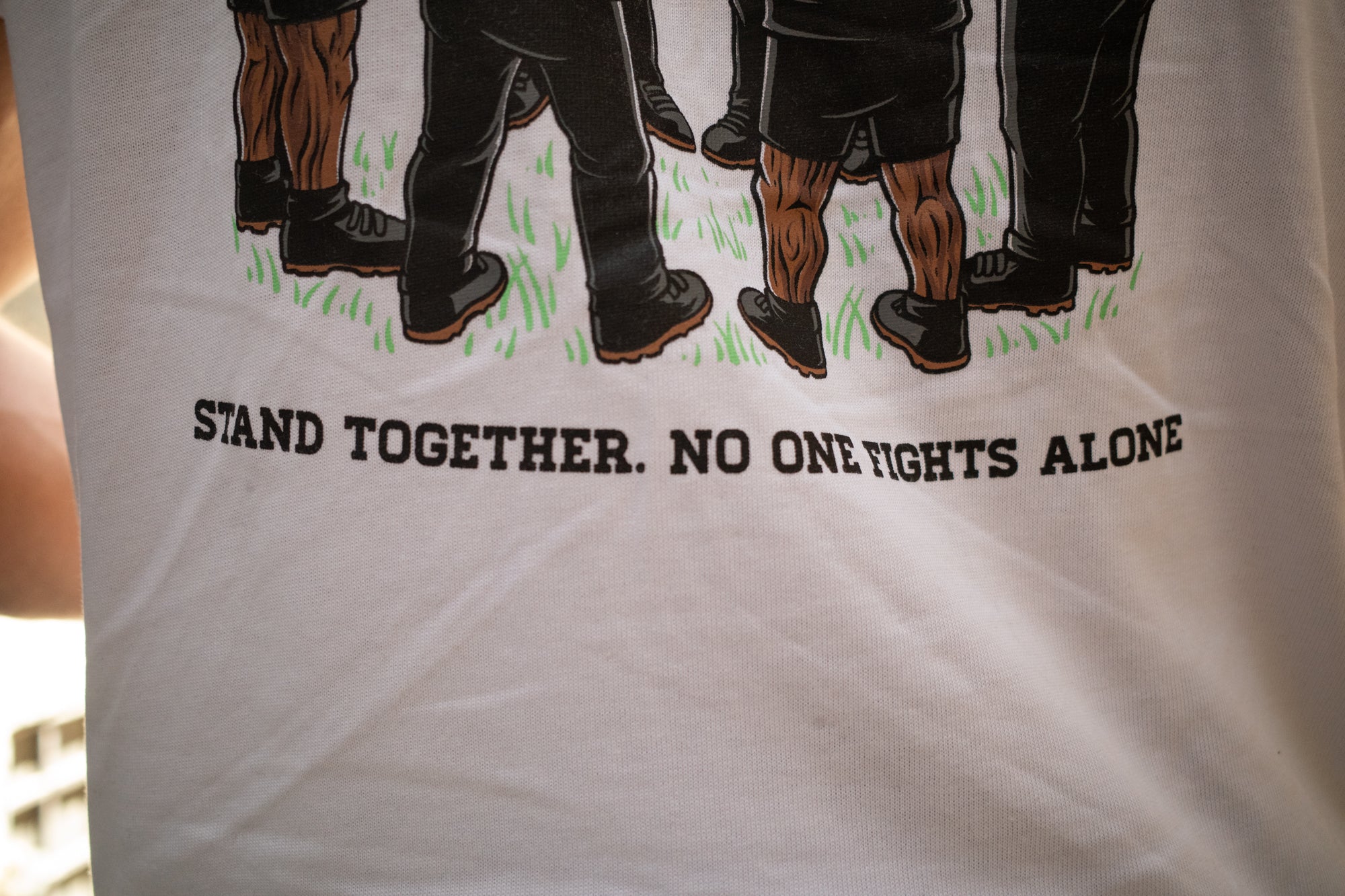 LIVE IS AN AVANTURA T-SHIRT BLACK