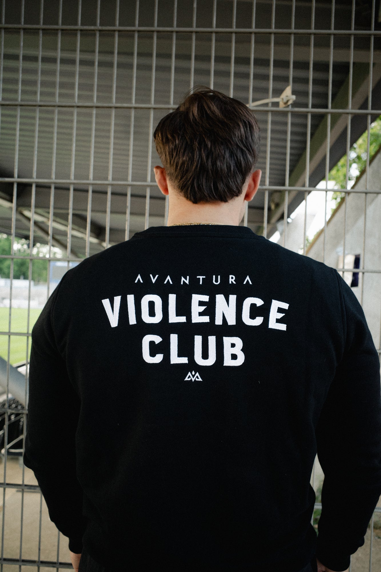 CREWNECK VIOLENCE CLUB SCHWARZ