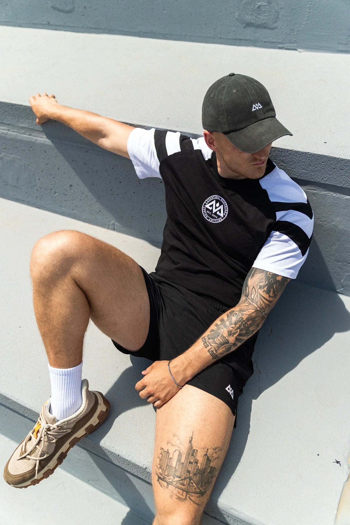 STRIPES LOGO T-SHIRT SCHWARZ