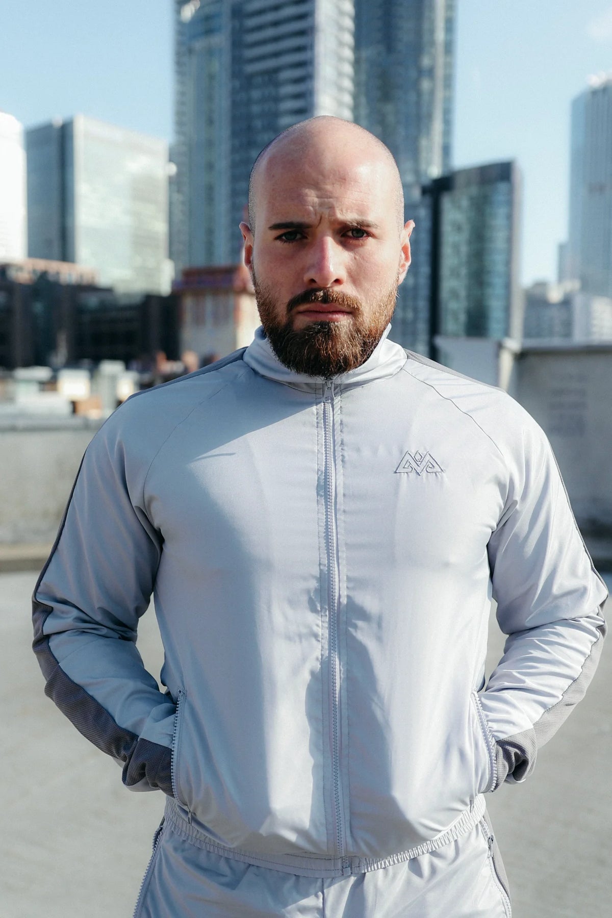 Graue AVANTURA Trainingsjacke mit hochstehendem Kragen