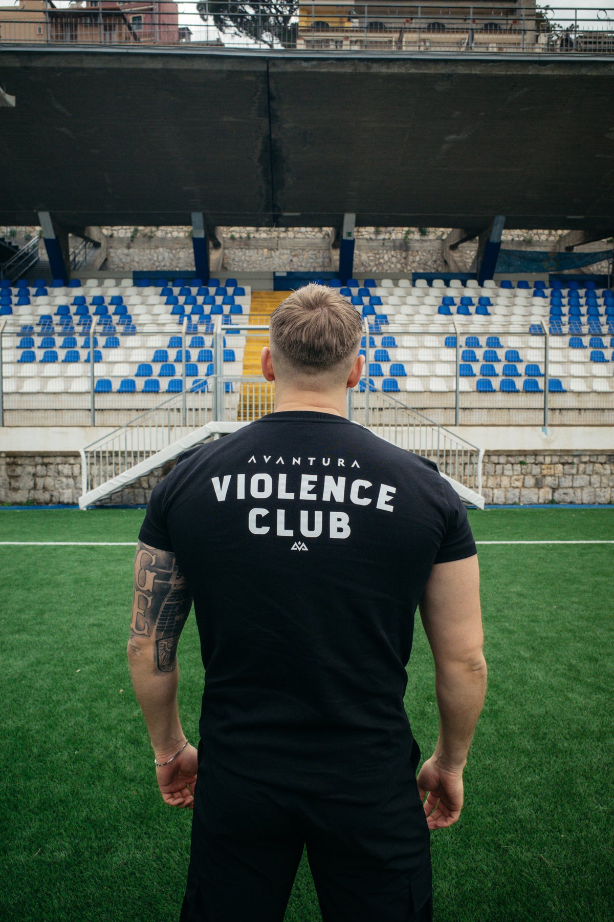 Black T-shirt with large white back print AVANTURA VIOLENCE CLUB