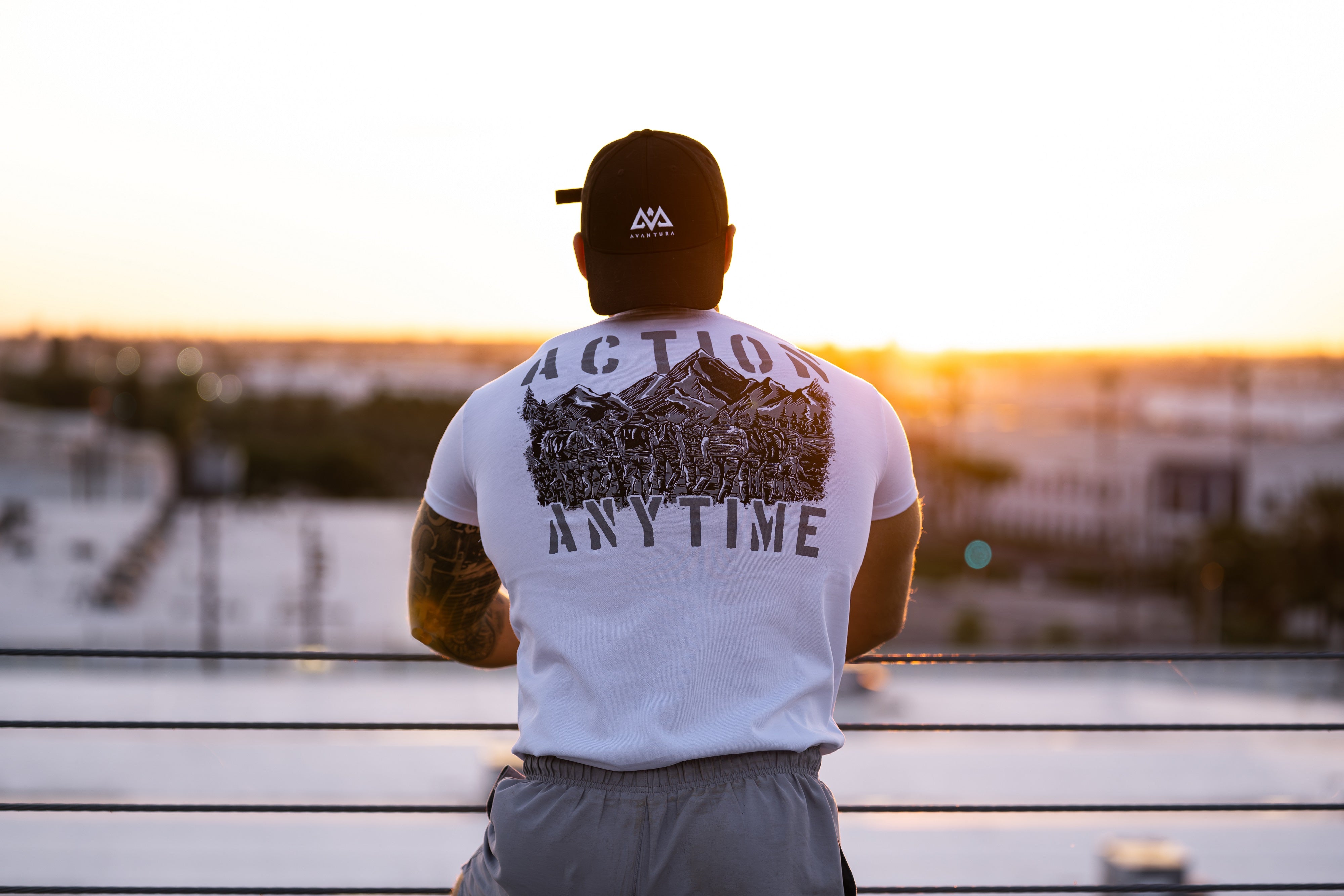 NATURE WITH FRIENDS T-SHIRT WEISS