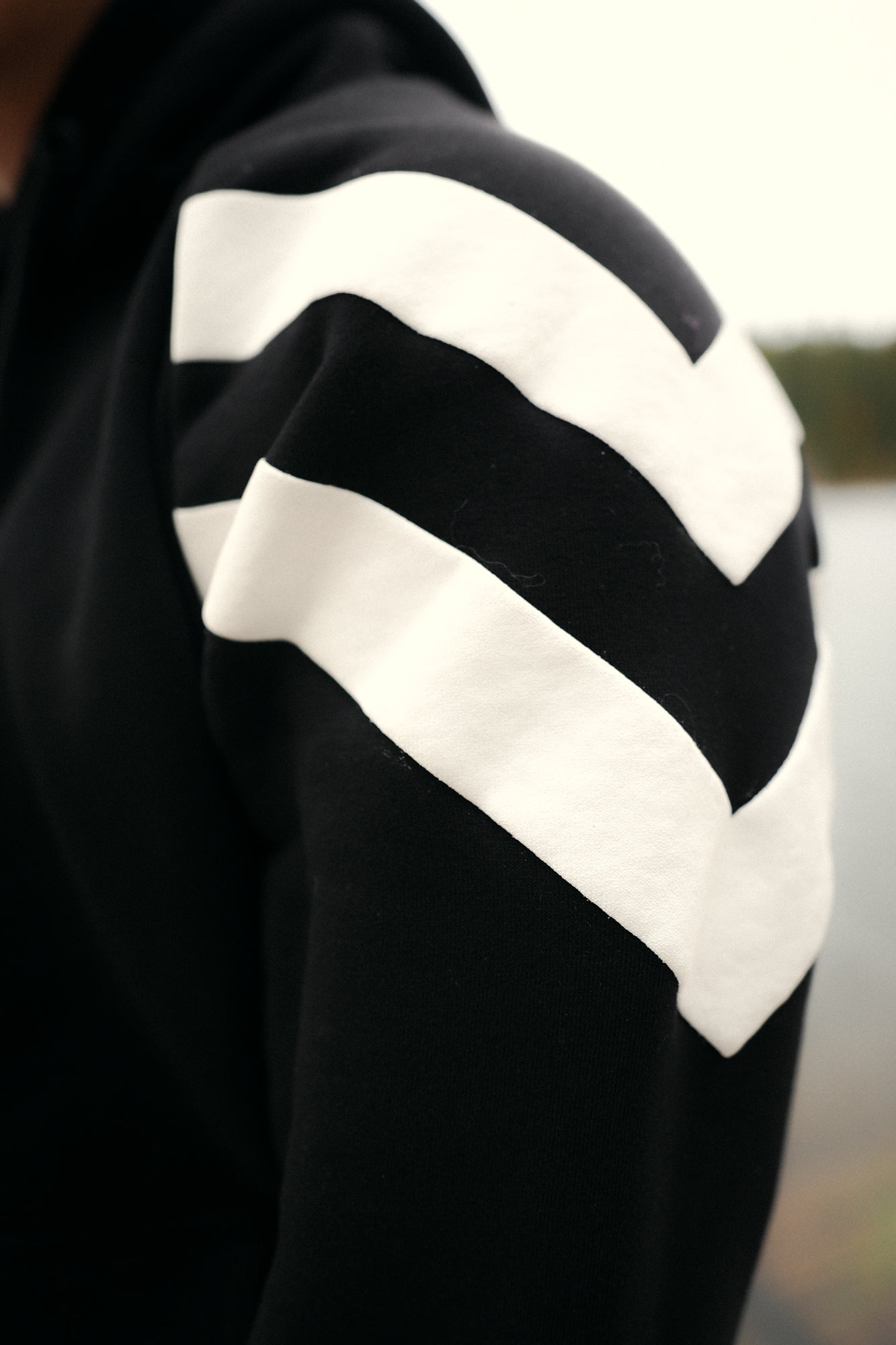 STRIPES HOODIE SCHWARZ