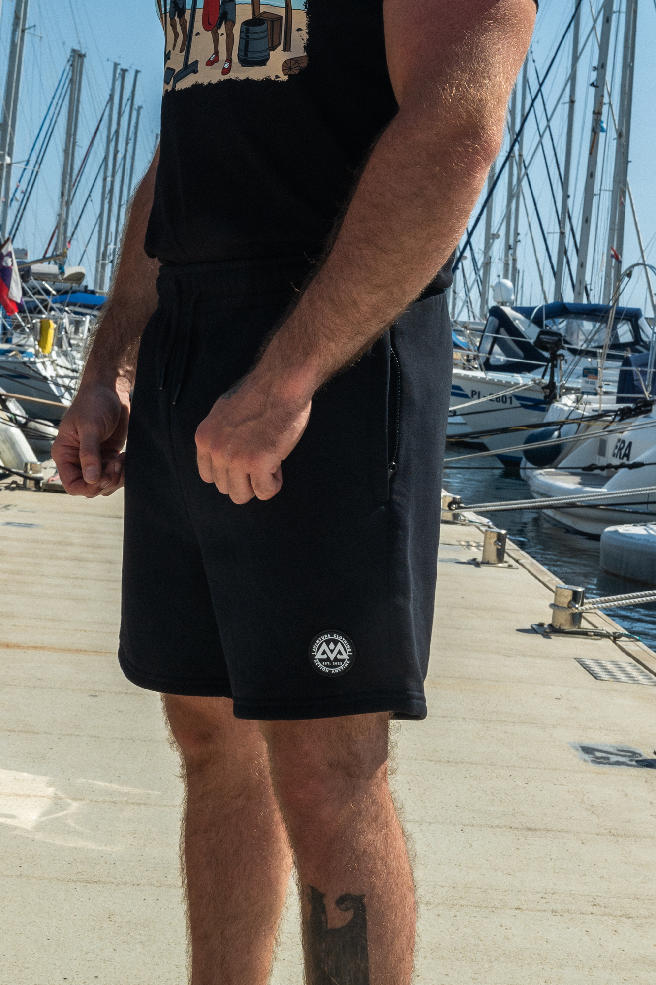 KEEP IT SIMPLE SHORTS SCHWARZ