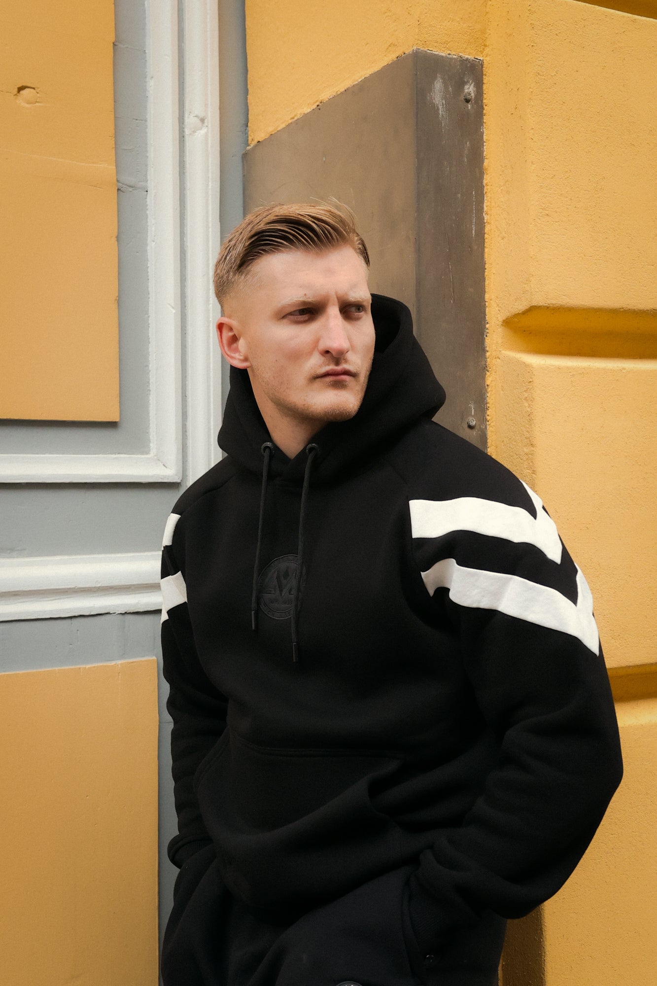 STRIPES HOODIE SCHWARZ