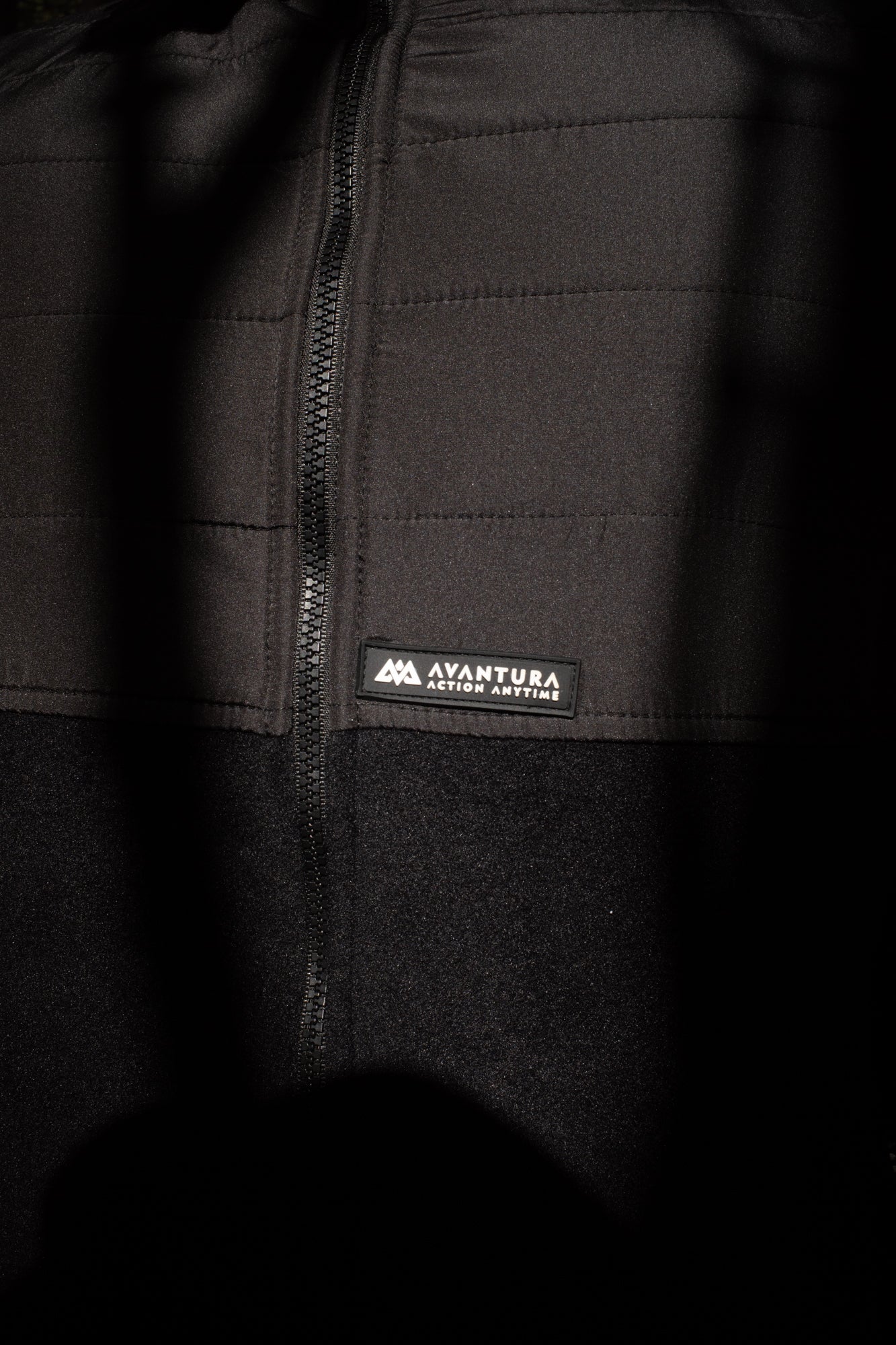 KEEP IT ISOLATED FLEECEJACKE SCHWARZ/SCHWARZ