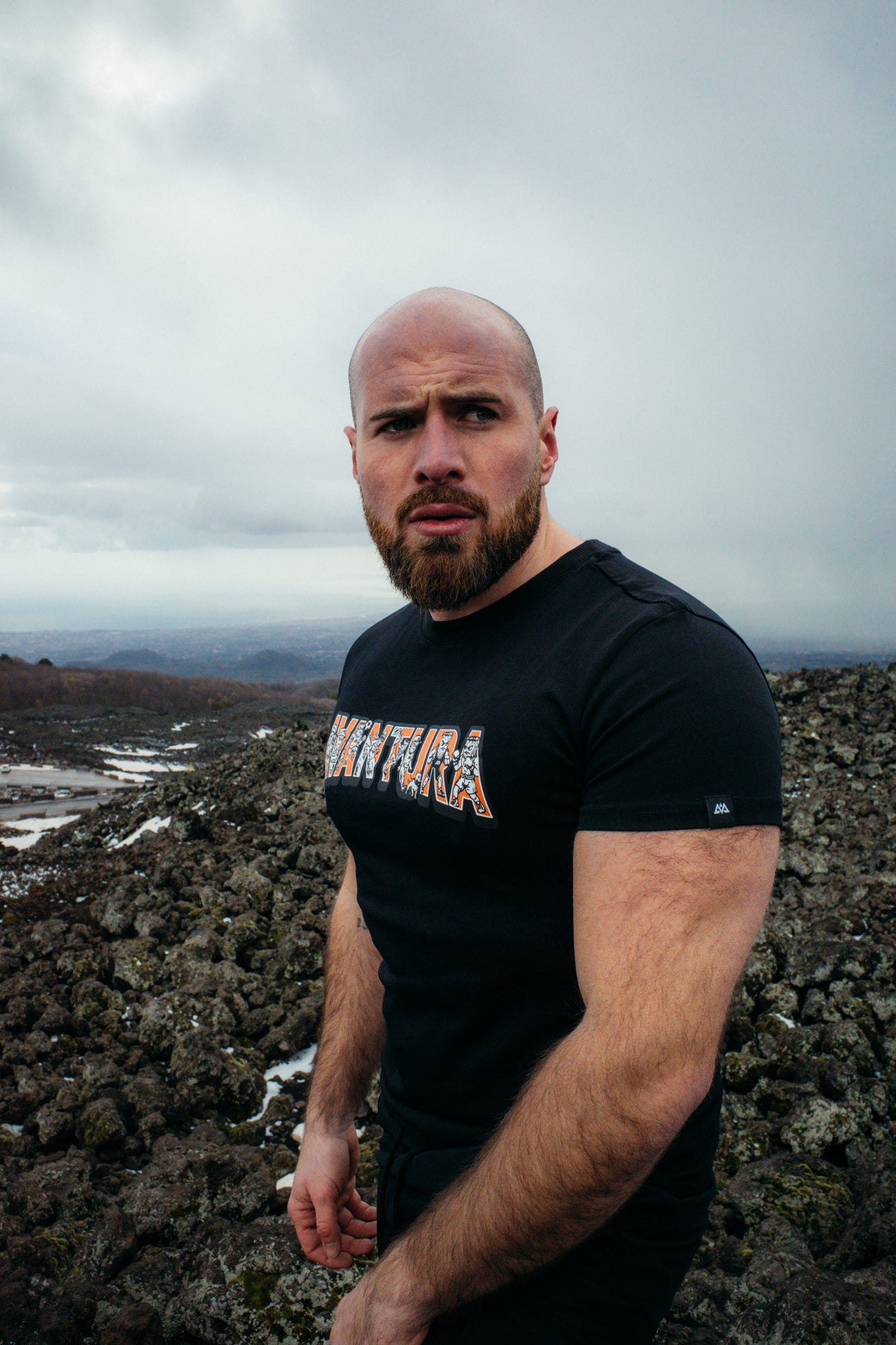 CURVED LETTERS T-SHIRT DARK BLUE