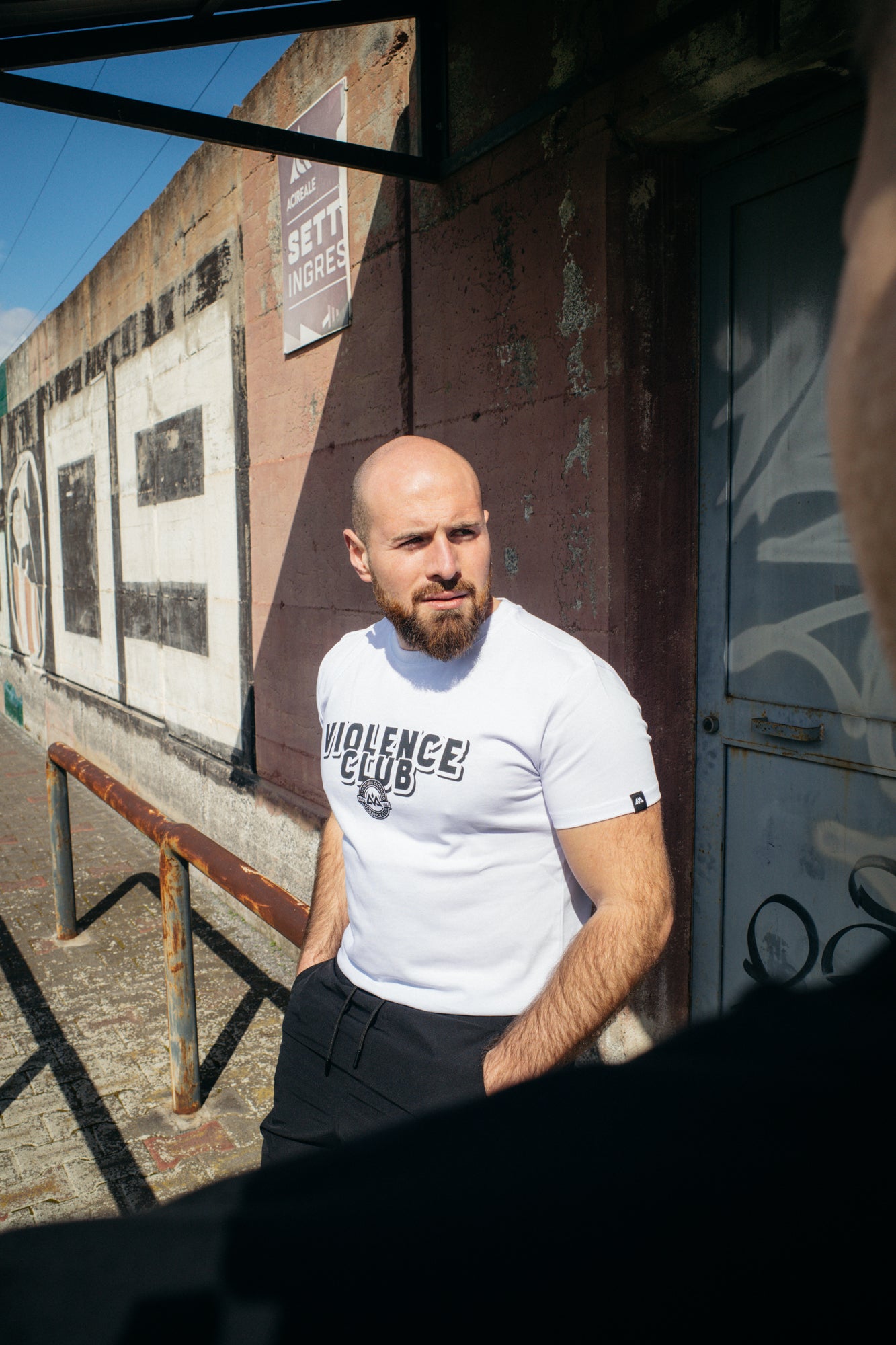 VIOLENCE CLUB FRONTPRINT T-SHIRT WEISS