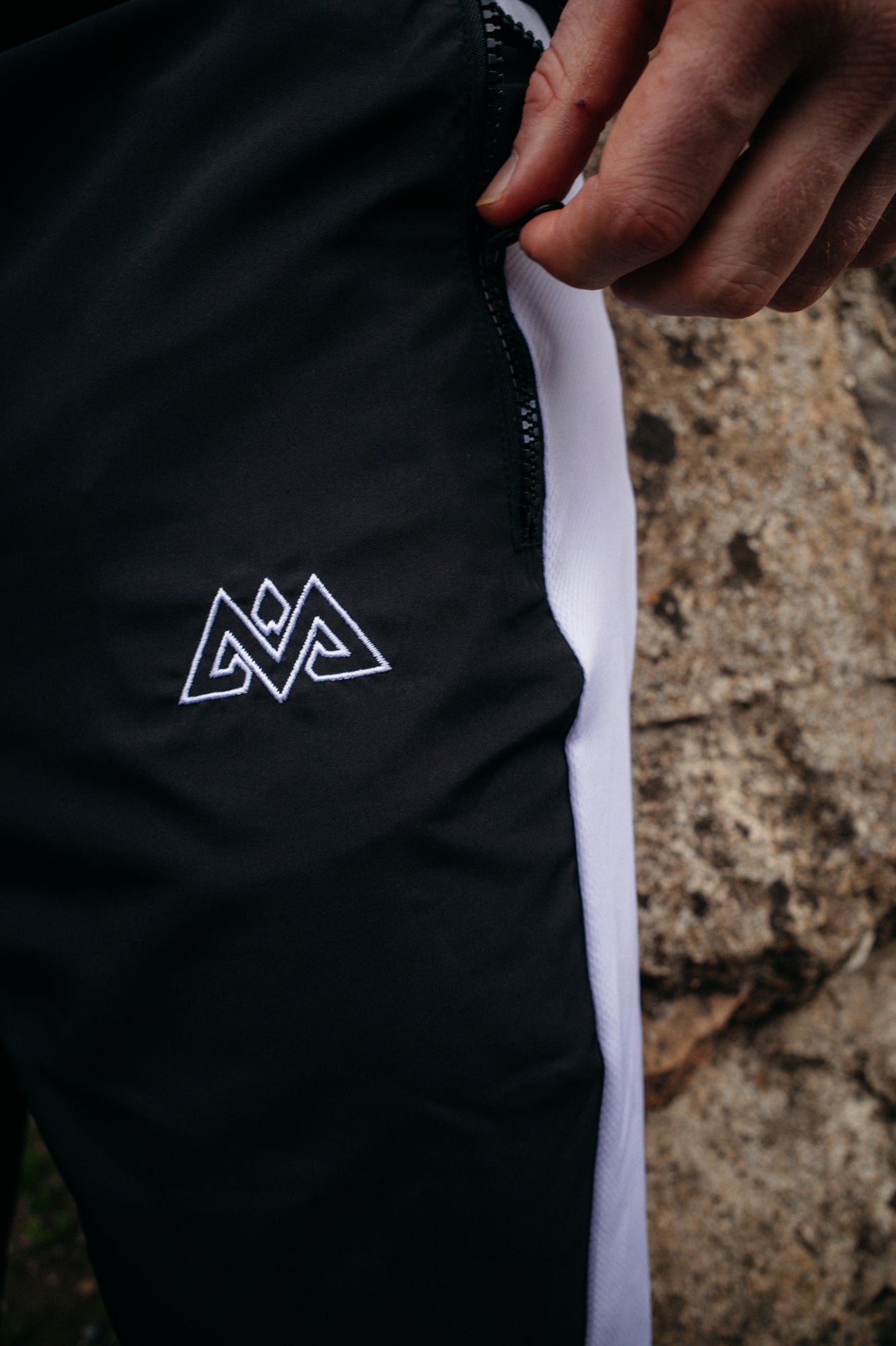 TRACKPANTS SCHWARZ/WEISS