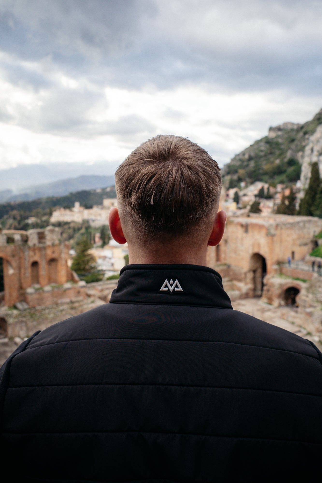 KEEP IT ISOLATED FLEECEJACKE SCHWARZ/SCHWARZ