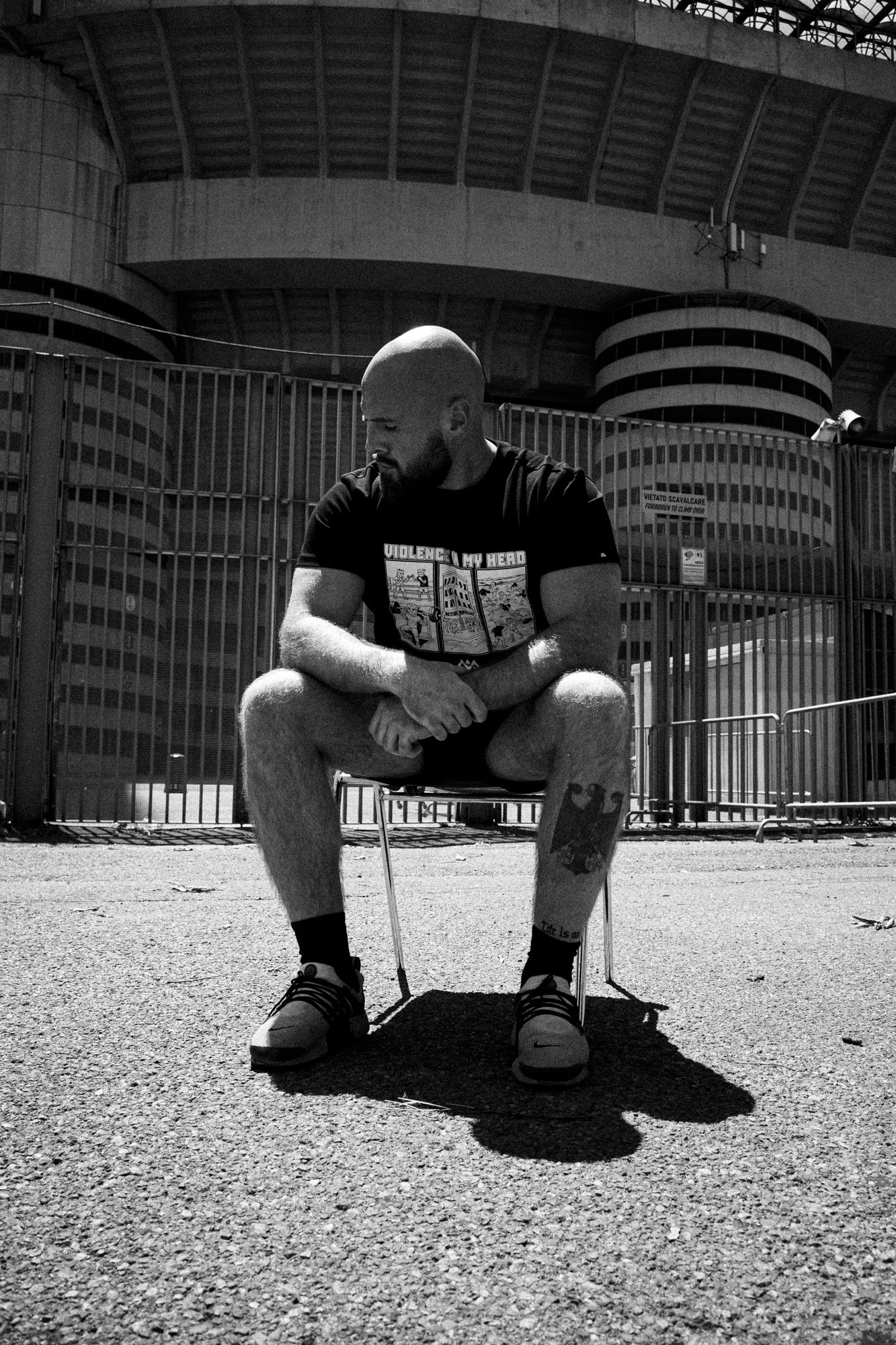 VIOLENCE IN MY HEAD T-SHIRT SCHWARZ