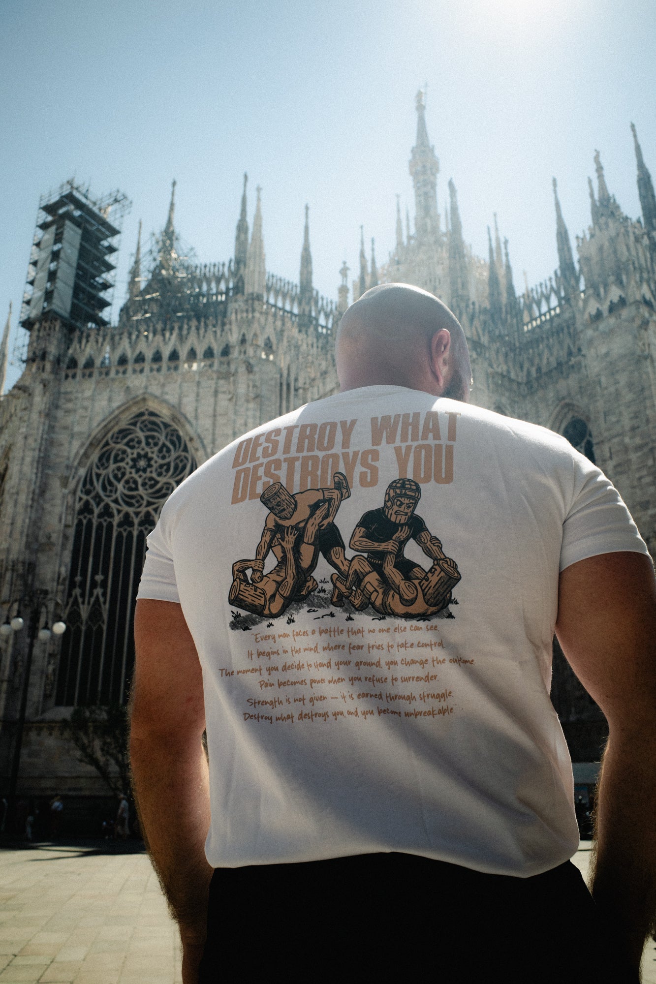 LIVE IS AN AVANTURA T-SHIRT BLACK