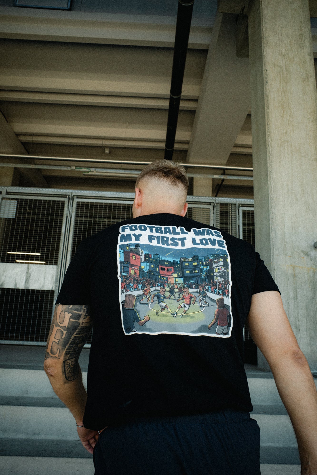FIRST LOVE T-SHIRT SCHWARZ